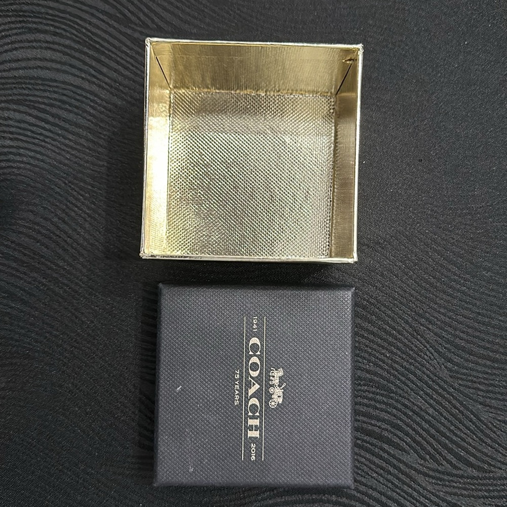 Coach empty box - Picture 2 of 5